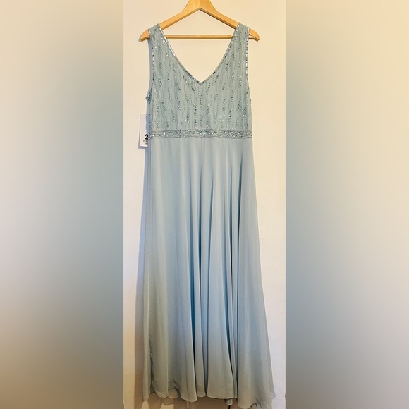 J Kara Beaded Two Elegant pieces Jacket Mint Green Maxi Dress Women’s Sz 18 - Picture 10 of 16
